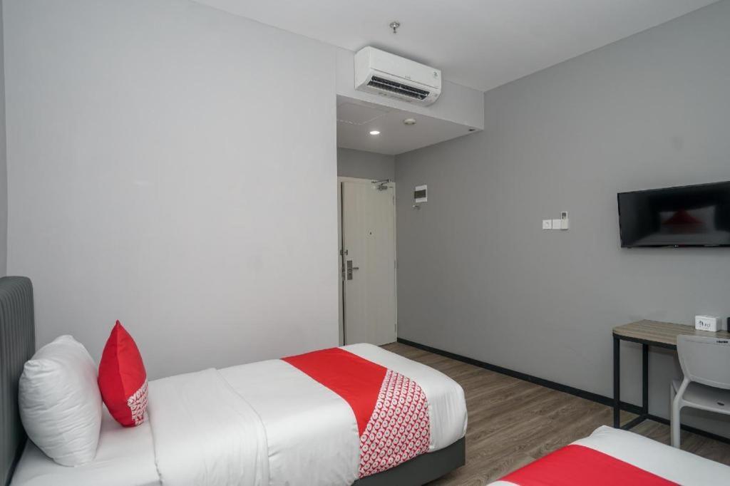 Oyo 568 Rajawali Homestay Palembang Exterior foto