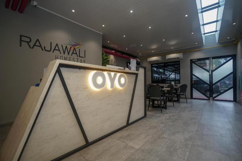 Oyo 568 Rajawali Homestay Palembang Exterior foto