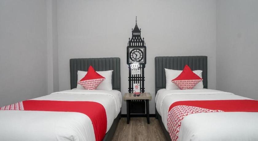 Oyo 568 Rajawali Homestay Palembang Exterior foto