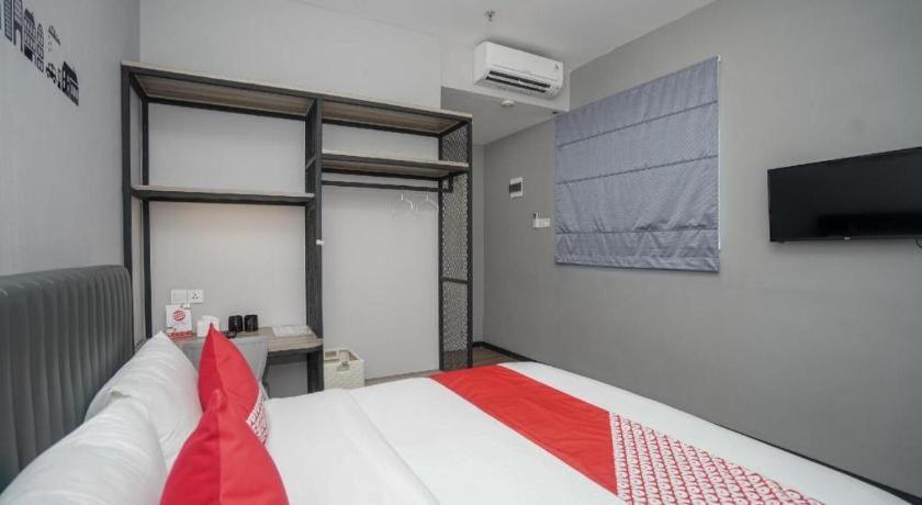 Oyo 568 Rajawali Homestay Palembang Exterior foto