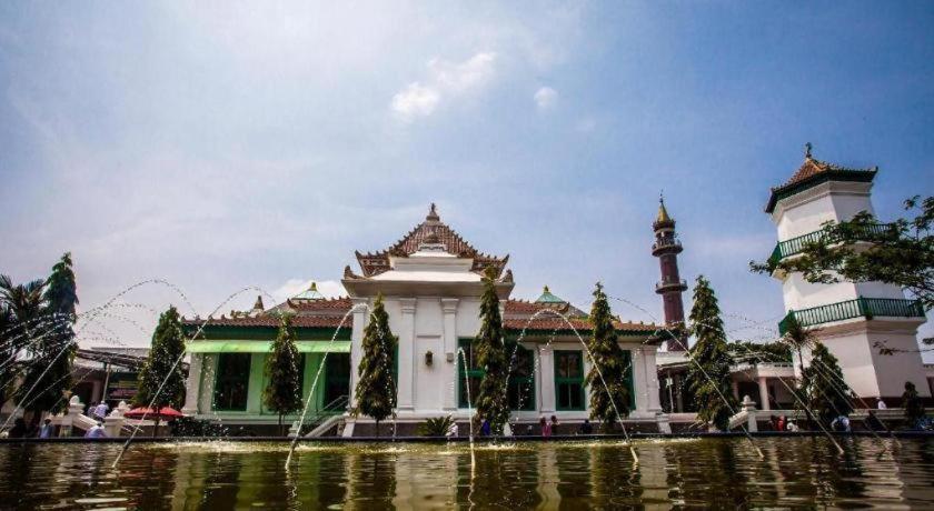 Oyo 568 Rajawali Homestay Palembang Exterior foto
